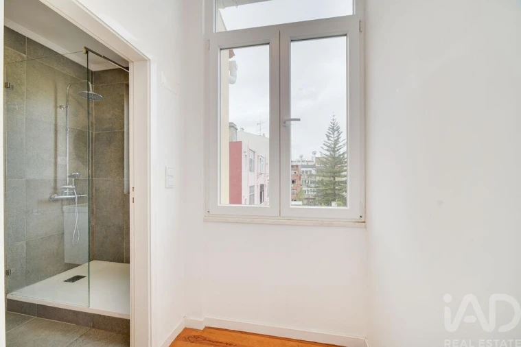 Apartamento T4 para Arrendamento em Campo de Ourique Foto 13