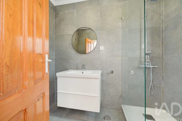 Apartamento T4 para Arrendamento em Campo de Ourique Foto 14