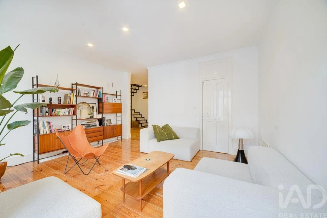 Apartamento T4 para Arrendamento em Campo de Ourique Foto 2