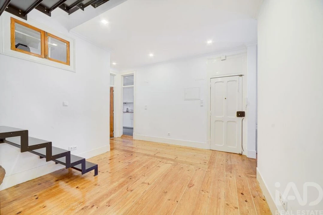 Apartamento T4 para Arrendamento em Campo de Ourique Foto 5