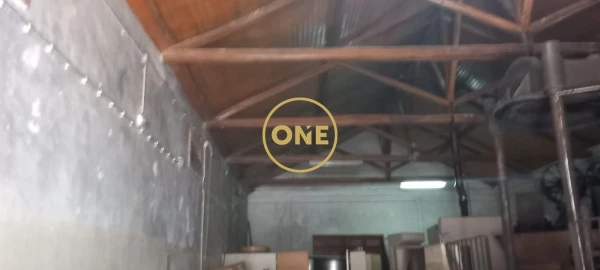 Armazém para Venda em Olaia e Paço