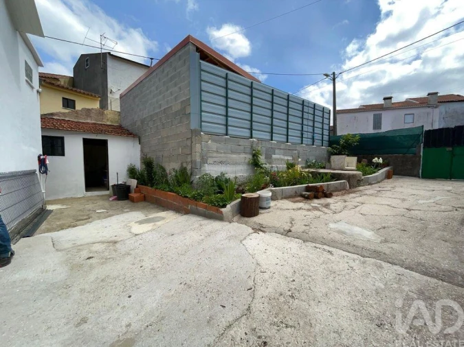 Moradia T2 para Venda em Lorvão Foto 9