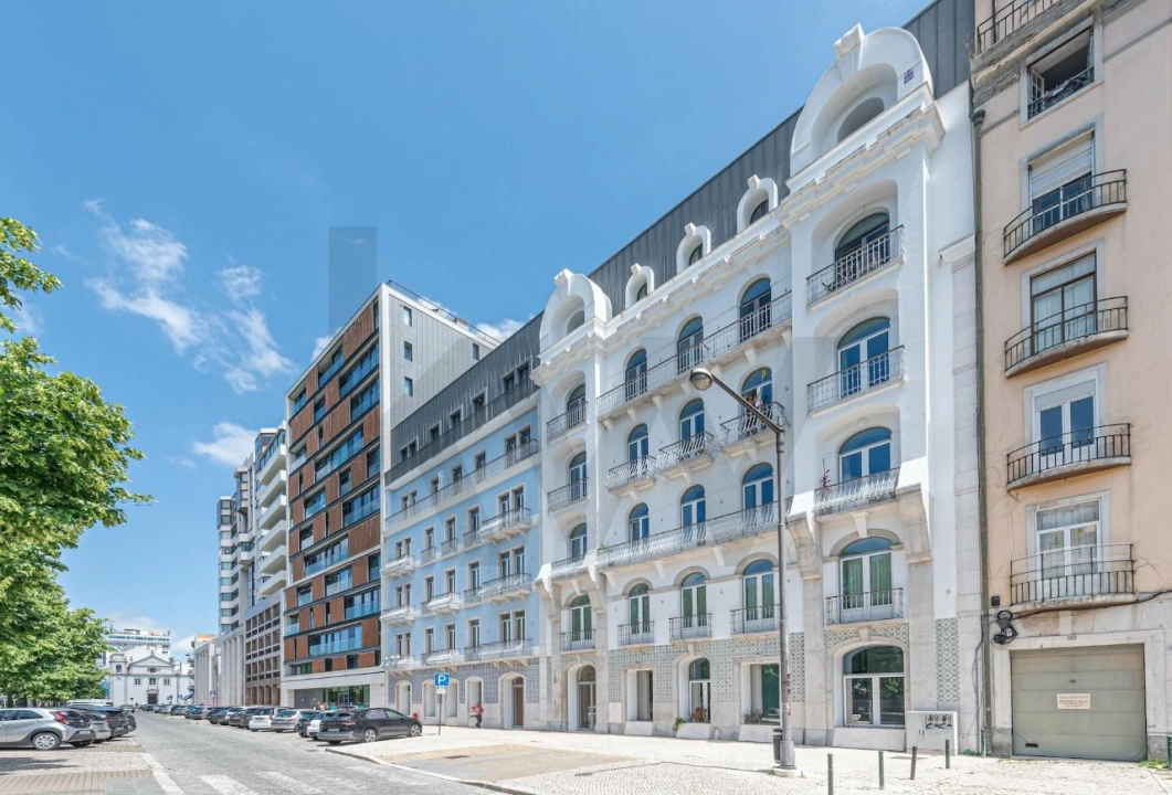 Apartamento T2 para Venda em Alvalade Foto 2