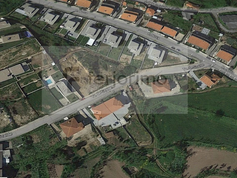 Terreno para Venda em Serzedo e Calvos Foto 1
