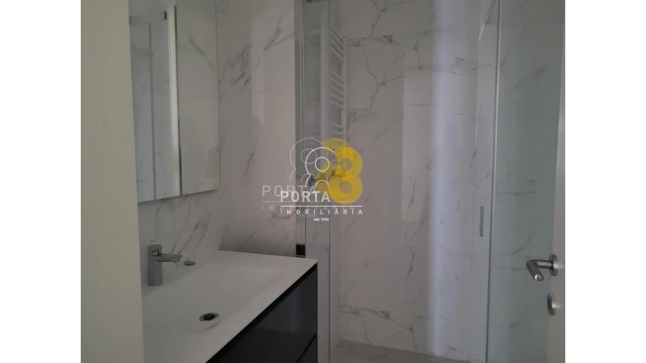 Apartamento T4 para Venda em Matosinhos e Leça da Palmeira Foto 13