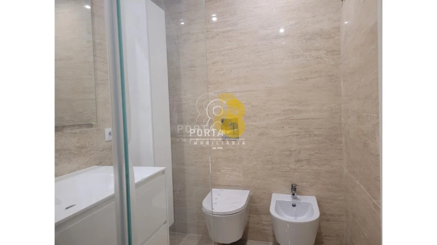 Apartamento T4 para Venda em Matosinhos e Leça da Palmeira Foto 11