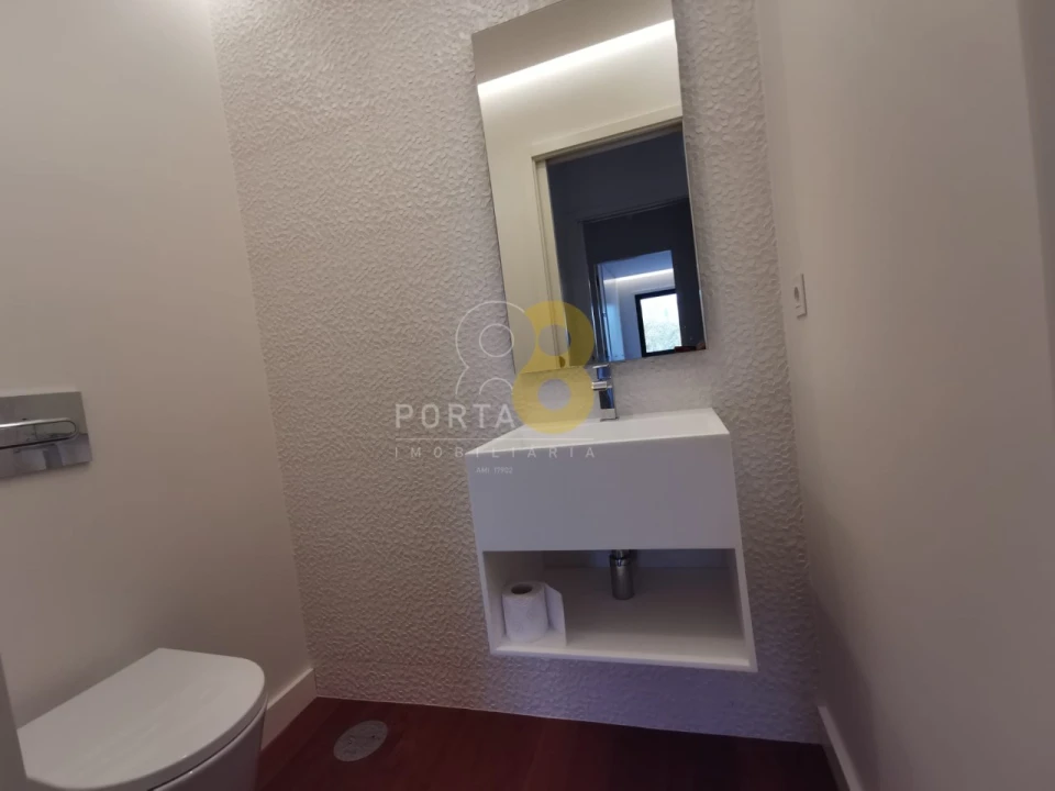 Apartamento T4 para Arrendamento em Matosinhos e Leça da Palmeira Foto 12