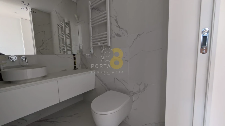 Apartamento T4 para Venda em Matosinhos e Leça da Palmeira Foto 11