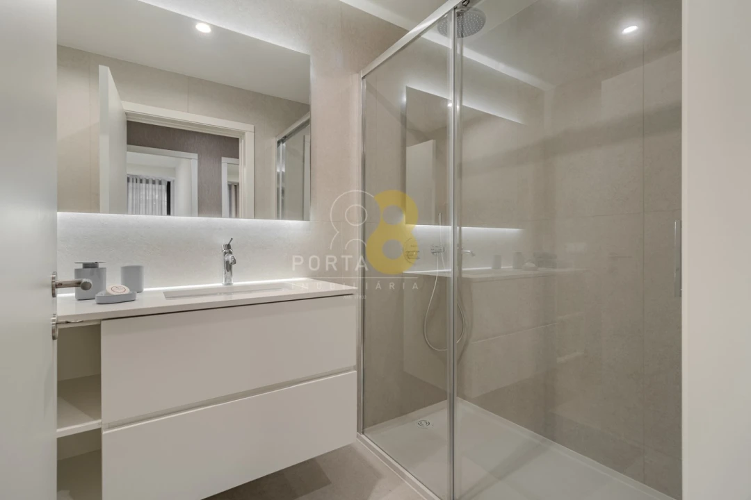 Apartamento T3 para Venda em Santa Marinha e São Pedro da Afurada Foto 2
