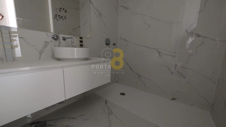 Apartamento T4 para Venda em Matosinhos e Leça da Palmeira Foto 17