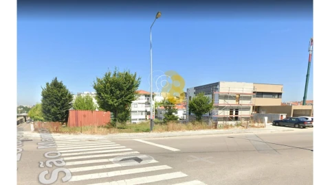 Terreno para Venda em São Mamede de Infesta e Senhora da Hora