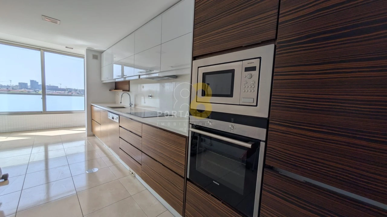Apartamento T4 para Arrendamento em Mafamude e Vilar do Paraíso Foto 4