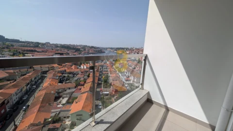 Apartamento T4 para Arrendamento em Mafamude e Vilar do Paraíso