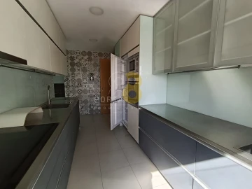 Apartamento T4 para Arrendamento em Matosinhos e Leça da Palmeira
