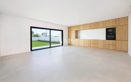 Moradia T4 para Venda em Olhão