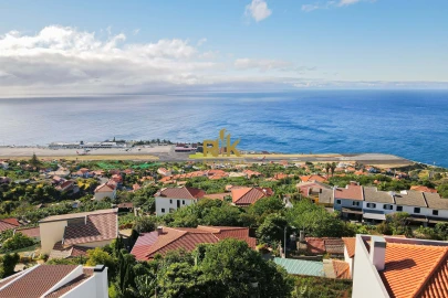 Moradia T4 para Venda em Santa Cruz