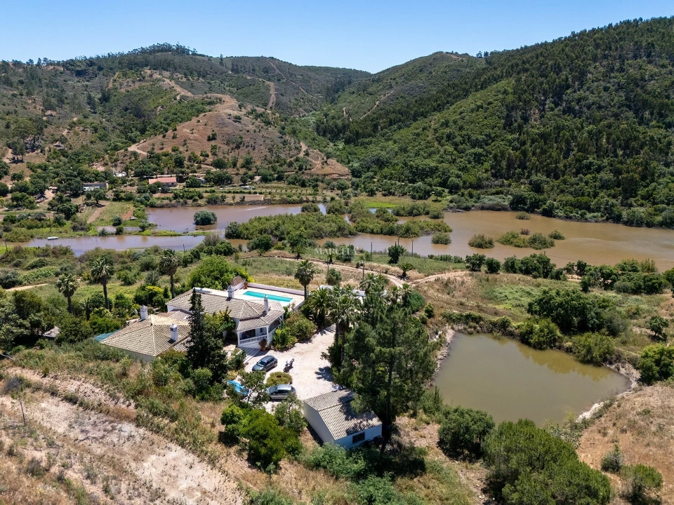 Moradia T3 para Venda em Odiaxere Foto 58
