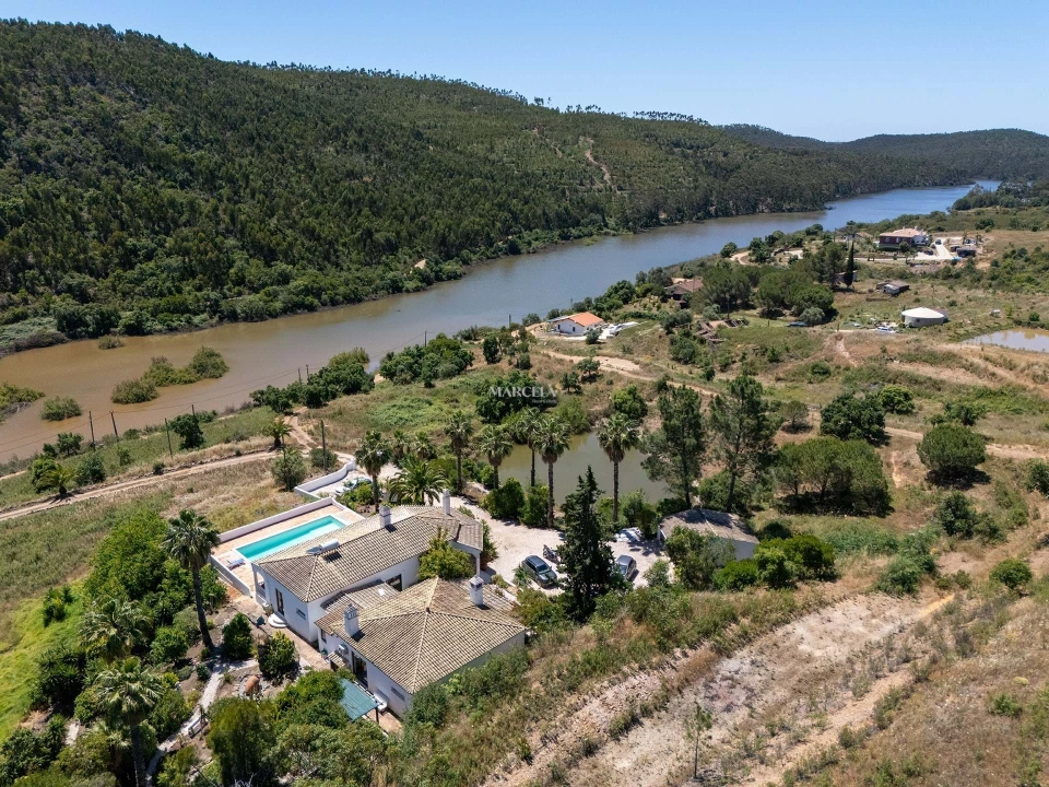 Moradia T3 para Venda em Odiaxere Foto 1
