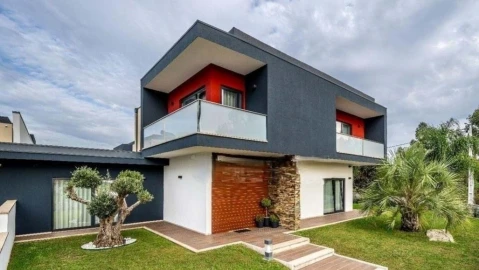 Moradia T3 para Venda em Guilhufe e Urrô