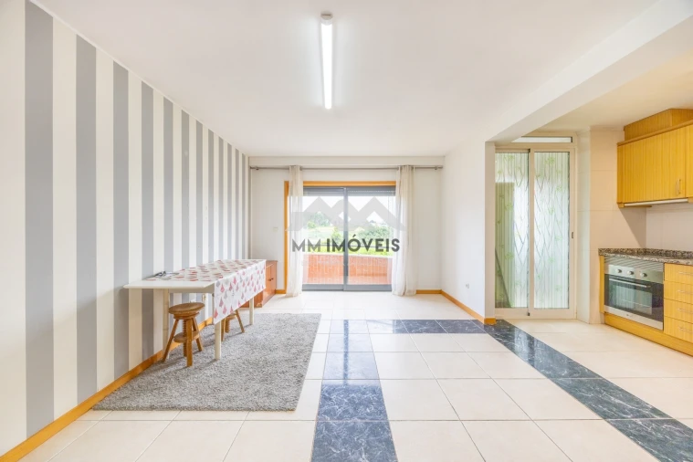 Apartamento T2 para Venda em Rio Tinto Foto 3