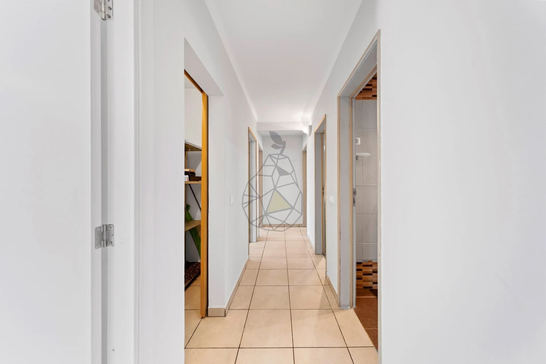 Apartamento T3 para Venda em Portimão Foto 8