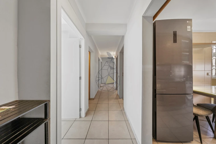 Apartamento T3 para Venda em Portimão Foto 2