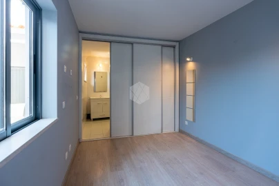 Moradia T3 para Venda em Estômbar e Parchal