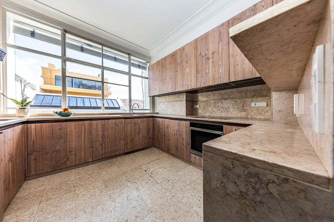 Apartamento T4 para Venda em Alvalade Foto 14