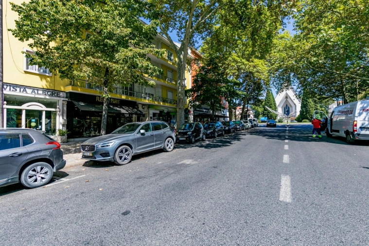 Apartamento T4 para Venda em Alvalade Foto 42