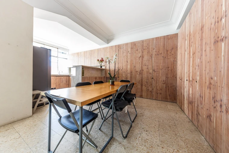 Apartamento T4 para Venda em Alvalade Foto 13