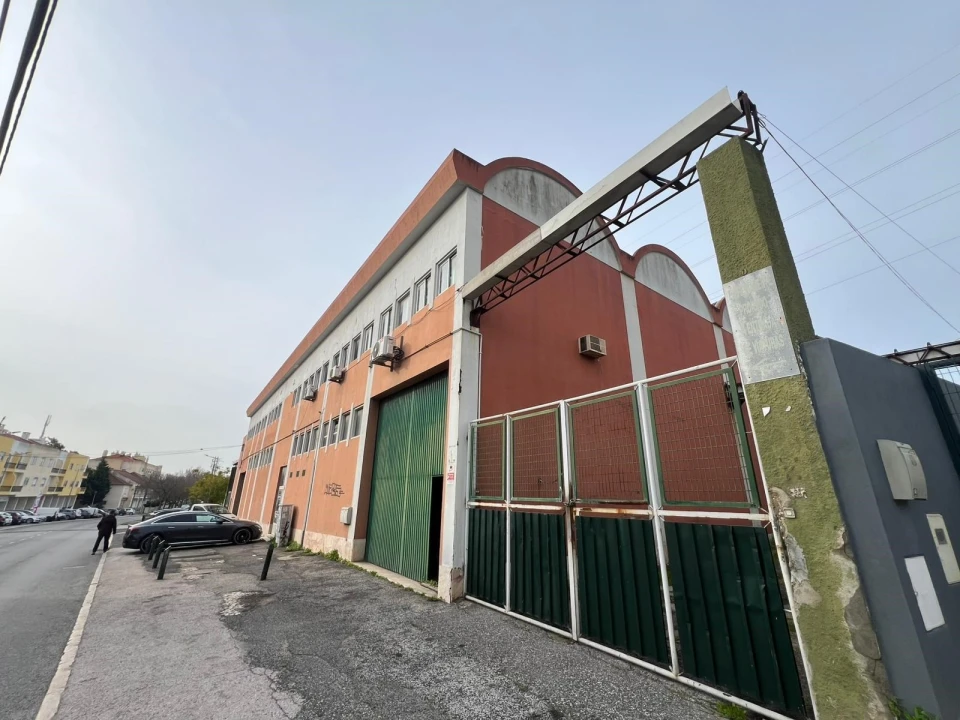 Armazém para Venda em Santa Iria de Azoia, São João da Talha e Bobadela Foto 1