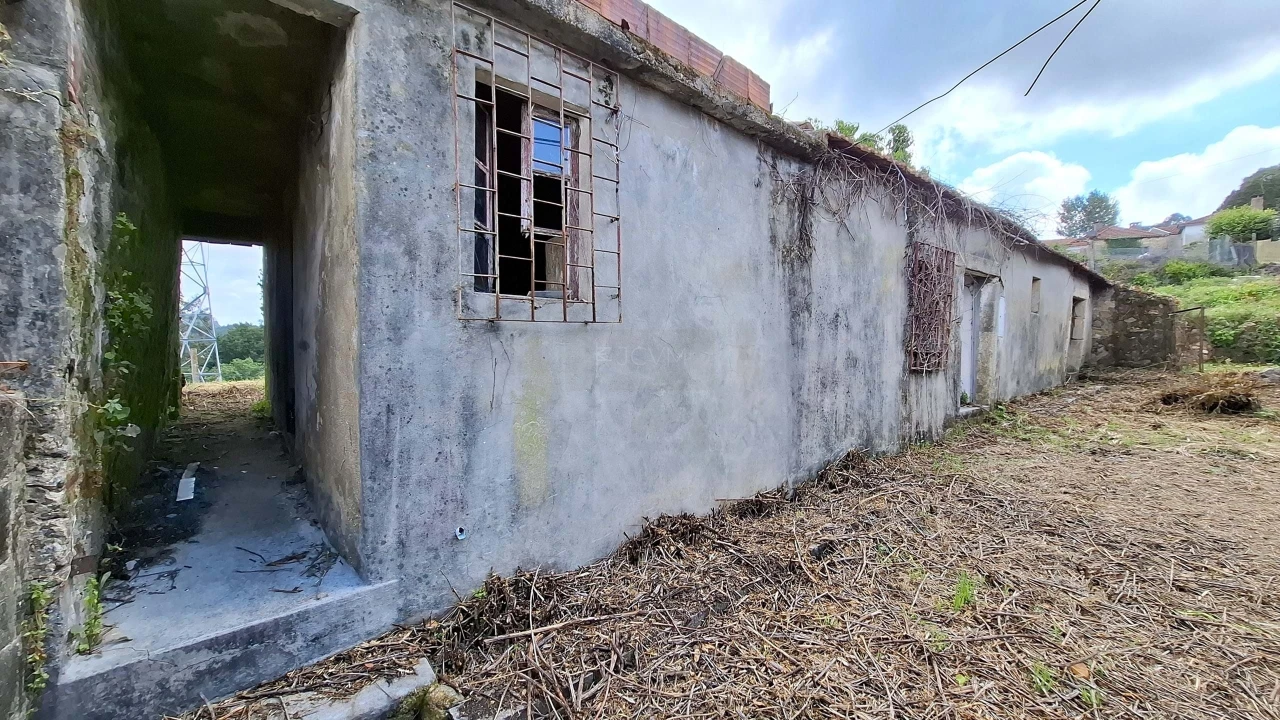 Moradia T2 para Venda em O. Azeméis, Riba-Ul, Ul, Macinhata Seixa, Madail Foto 14