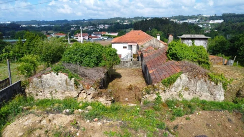 Moradia T2 para Venda em O. Azeméis, Riba-Ul, Ul, Macinhata Seixa, Madail
