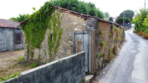 Moradia T2 para Venda em O. Azeméis, Riba-Ul, Ul, Macinhata Seixa, Madail