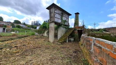Moradia T2 para Venda em O. Azeméis, Riba-Ul, Ul, Macinhata Seixa, Madail