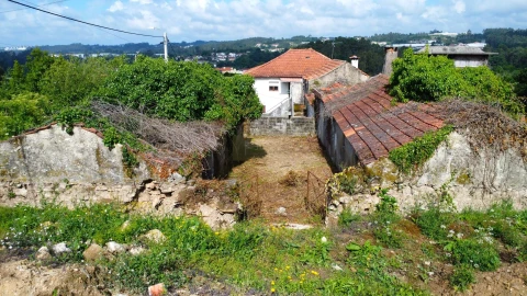 Moradia T2 para Venda em O. Azeméis, Riba-Ul, Ul, Macinhata Seixa, Madail