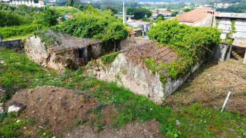Moradia T2 para Venda em O. Azeméis, Riba-Ul, Ul, Macinhata Seixa, Madail