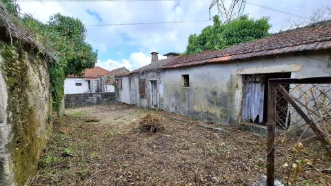 Moradia T2 para Venda em O. Azeméis, Riba-Ul, Ul, Macinhata Seixa, Madail
