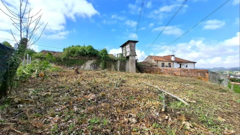 Moradia T2 para Venda em O. Azeméis, Riba-Ul, Ul, Macinhata Seixa, Madail