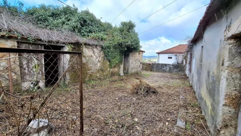 Moradia T2 para Venda em O. Azeméis, Riba-Ul, Ul, Macinhata Seixa, Madail