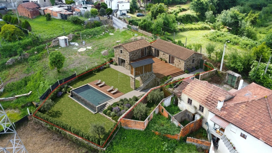 Moradia T2 para Venda em O. Azeméis, Riba-Ul, Ul, Macinhata Seixa, Madail Foto 7