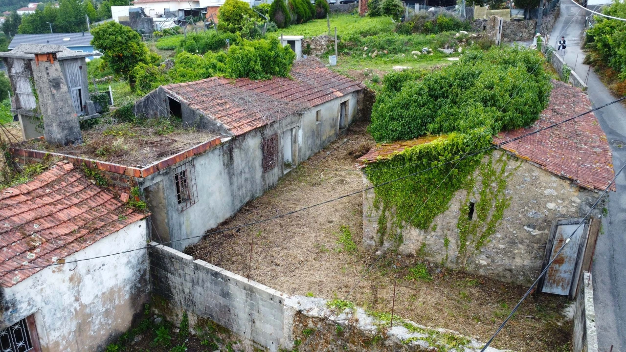 Moradia T2 para Venda em O. Azeméis, Riba-Ul, Ul, Macinhata Seixa, Madail Foto 2