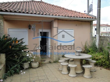 Moradia T2 para Venda em Abrigada e Cabanas de Torres