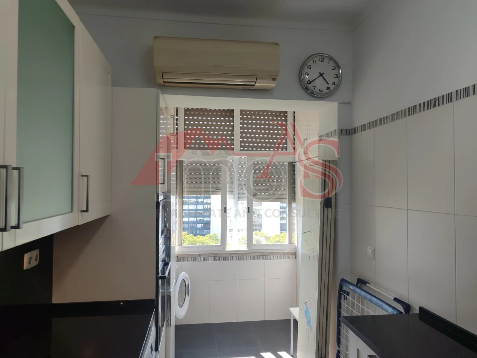 Apartamento T3 para Arrendamento em São Domingos de Benfica Foto 8