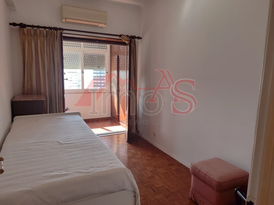 Apartamento T3 para Arrendamento em São Domingos de Benfica Foto 16