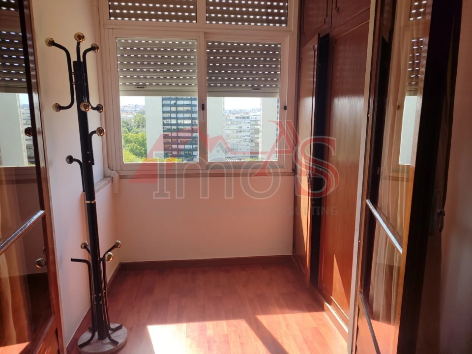 Apartamento T3 para Arrendamento em São Domingos de Benfica Foto 14