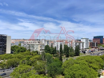 Apartamento T3 para Arrendamento em São Domingos de Benfica