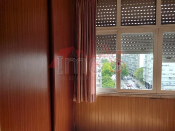 Apartamento T3 para Arrendamento em São Domingos de Benfica