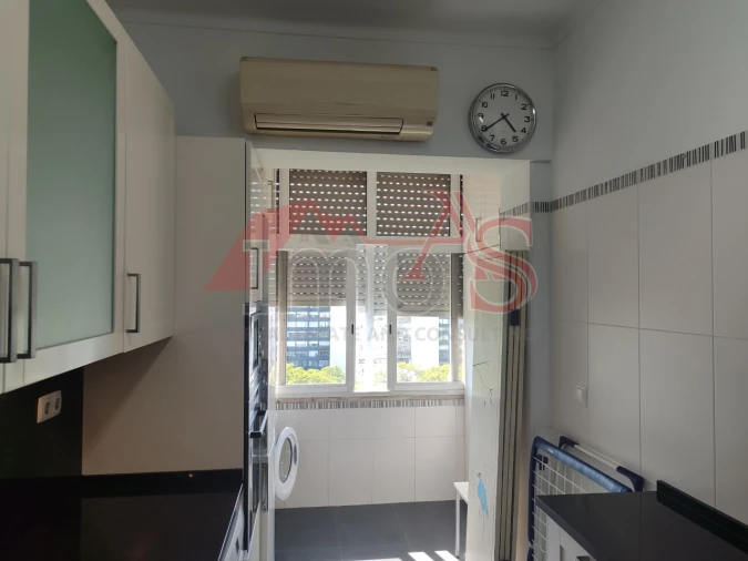 Apartamento T3 para Arrendamento em São Domingos de Benfica Foto 8