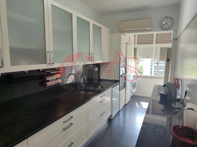 Apartamento T3 para Arrendamento em São Domingos de Benfica Foto 4